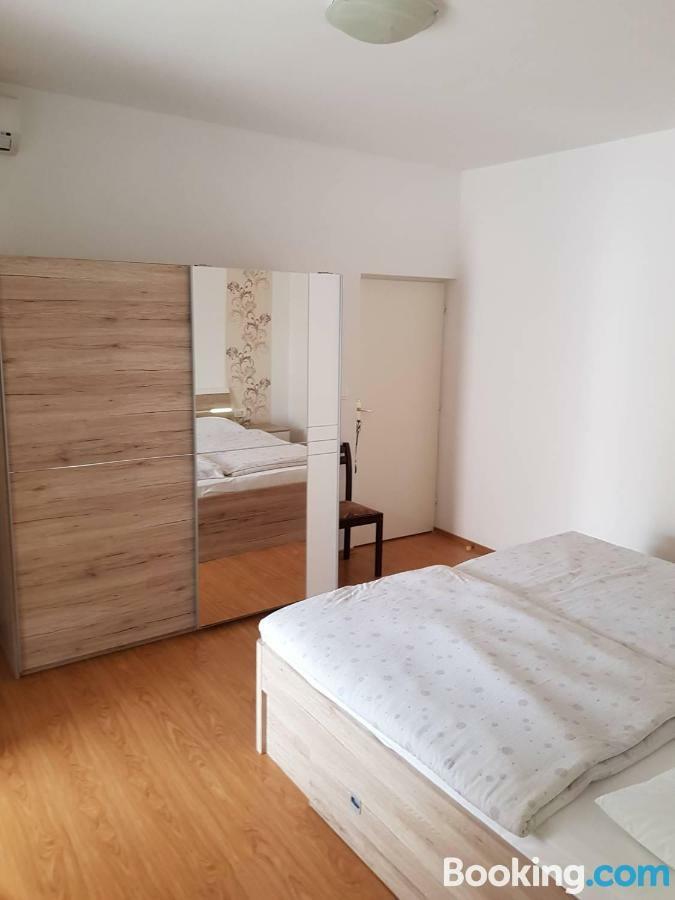 Apartamani Katarina Vl.Ilija Jusup Lejlighed Starigrad Paklenica Eksteriør billede