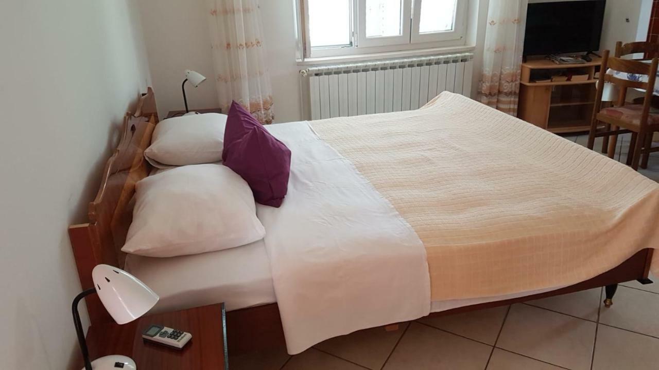 Apartamani Katarina Vl.Ilija Jusup Lejlighed Starigrad Paklenica Eksteriør billede