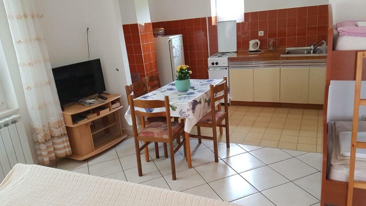 Apartamani Katarina Vl.Ilija Jusup Lejlighed Starigrad Paklenica Eksteriør billede